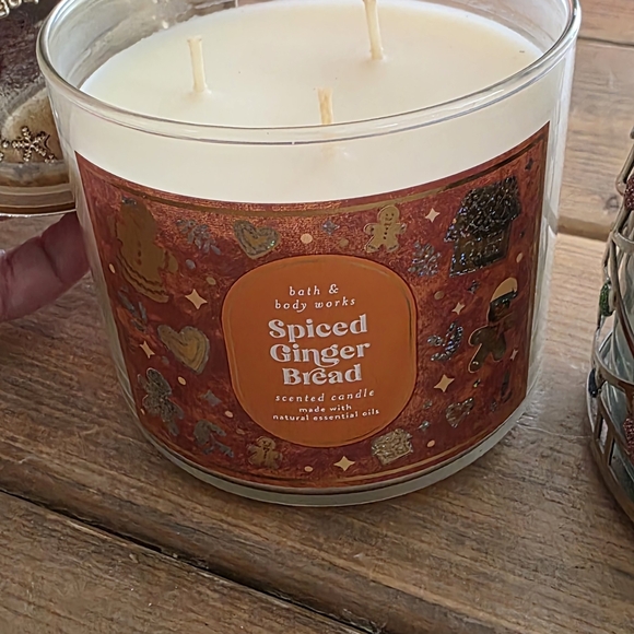 7 Piece Candle Lot - Picture 2 of 5